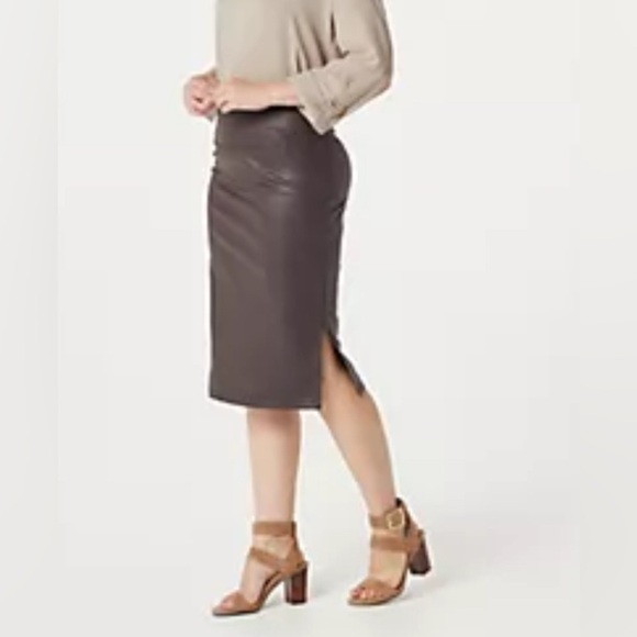 Women with Control Faux Leather Skirt - Picture 3 of 10